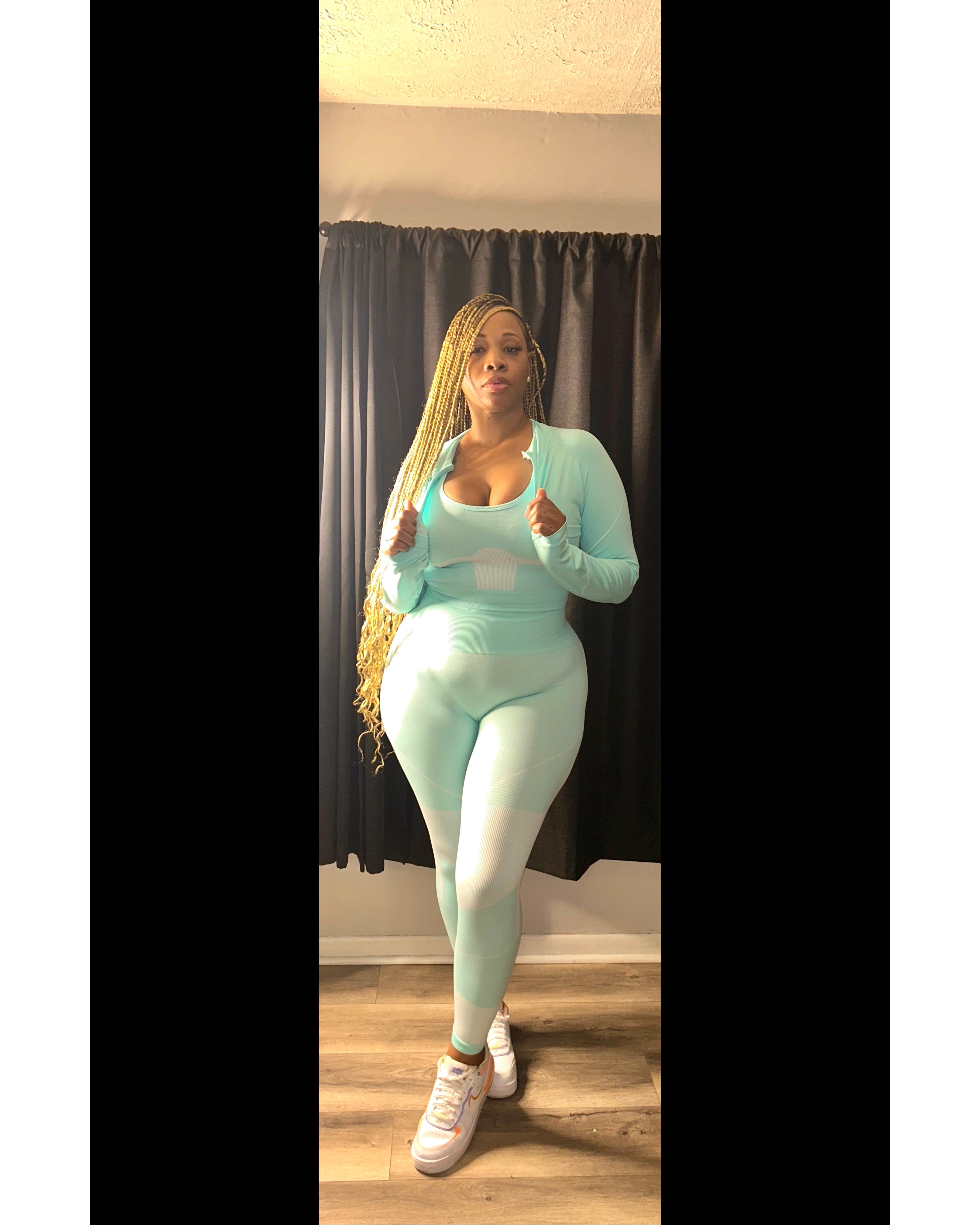 Kim Set – www.ebonynicolecollection.com